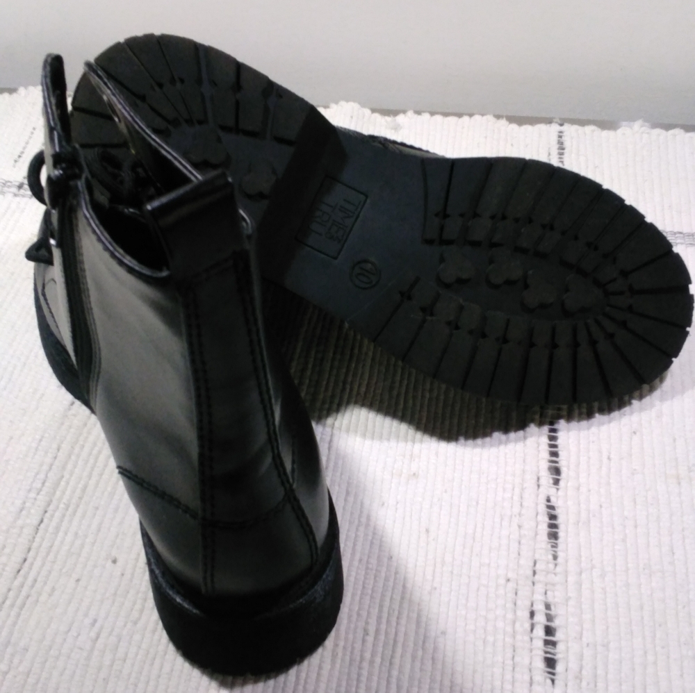 Woman's Boots